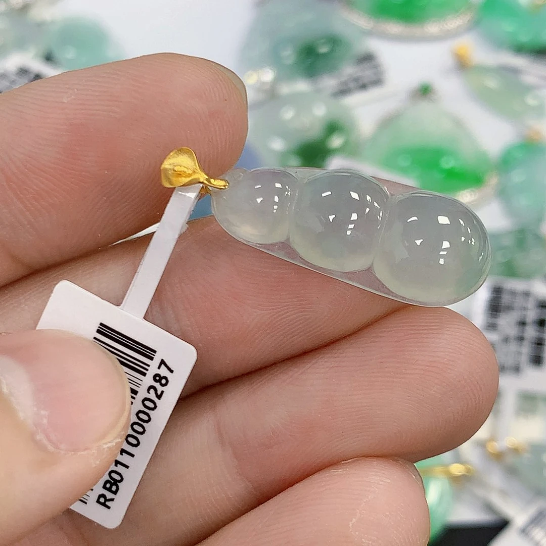 颈饰18K金镶嵌翡翠