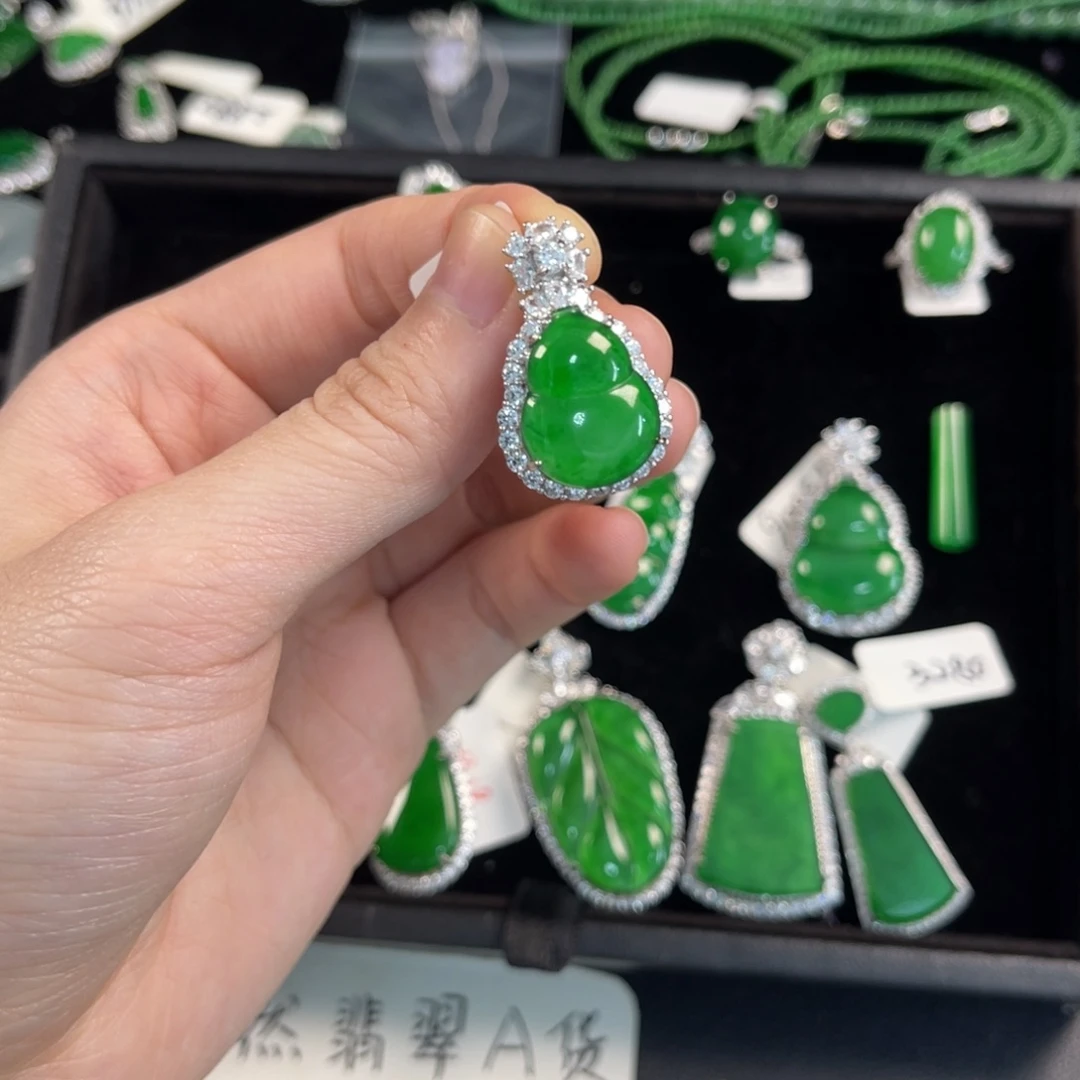 翡翠银S925镶嵌戒指葫芦吊坠