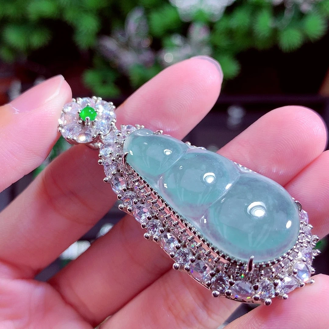 颈饰未镶嵌翡翠天然