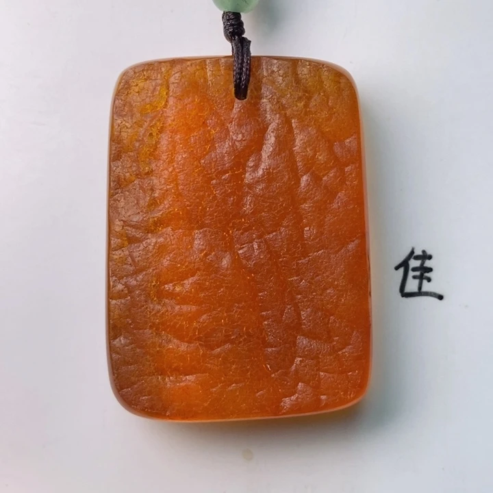 未镶嵌琥珀珠宝奇石