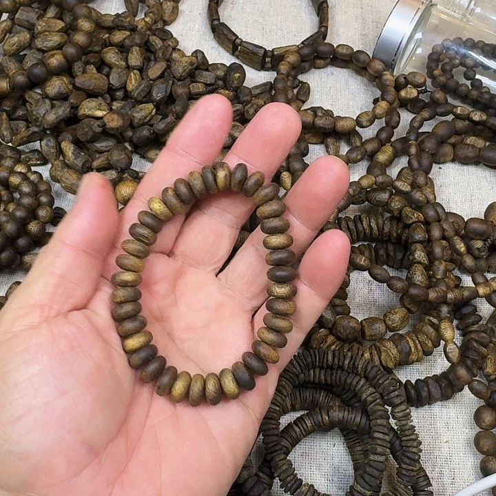 沉香碎屑沉香+高油脂算盘珠单圈8克加