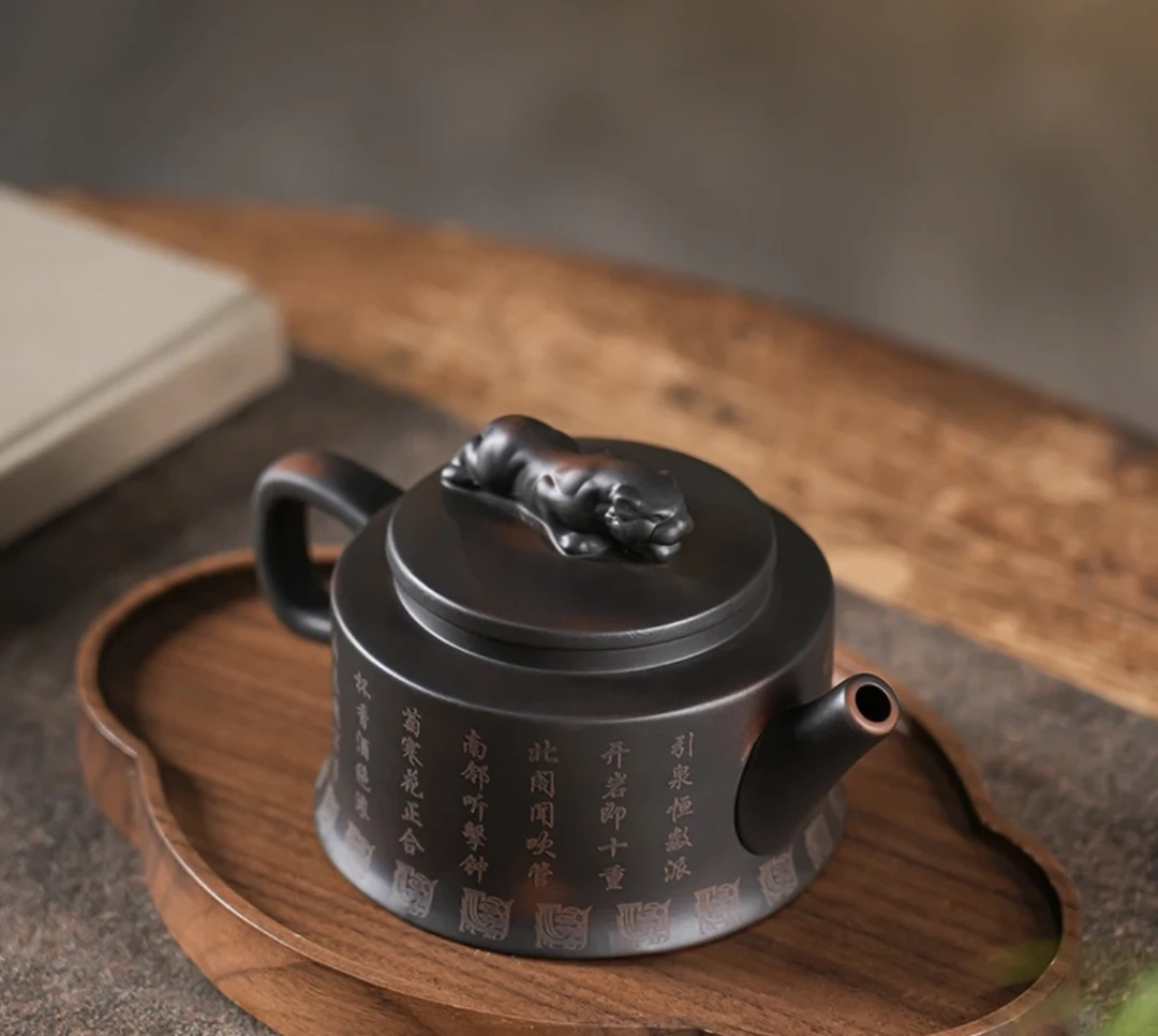 紫陶卧虎藏龙凤鸣壶