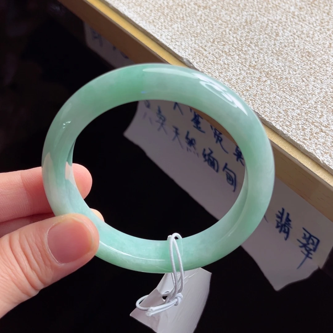 翡翠未镶嵌手镯手镯