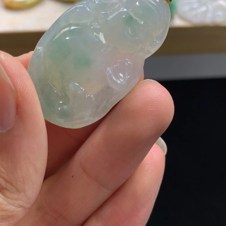 翡翠未镶嵌颈饰吊坠