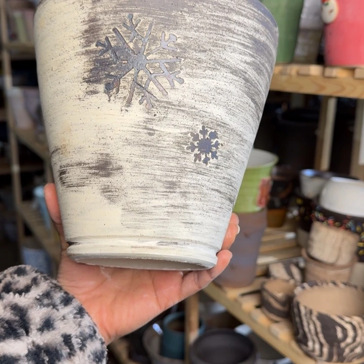 景德镇桌面陶瓷花盆