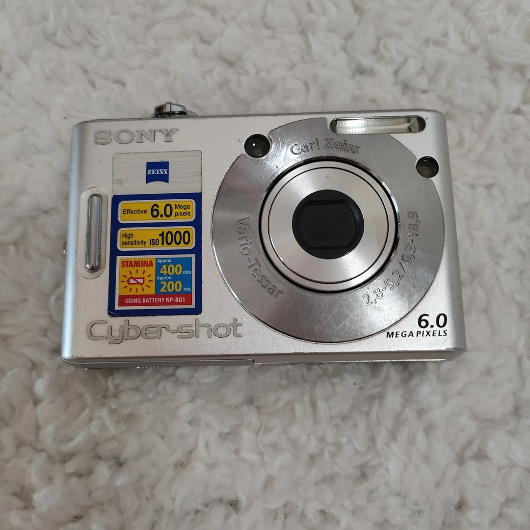 95新 Sony/索尼 w30 600万像素3倍光变配件齐全No退换
