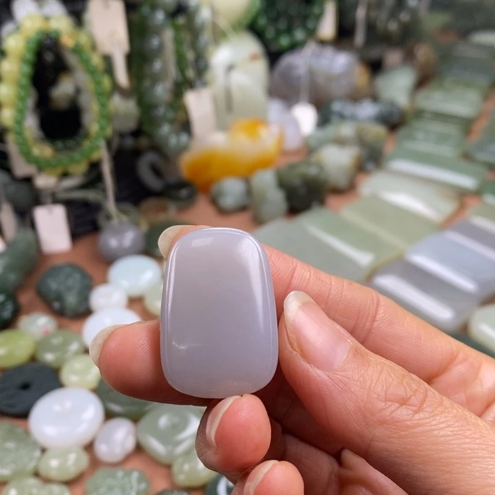 和田玉未镶嵌颈饰予