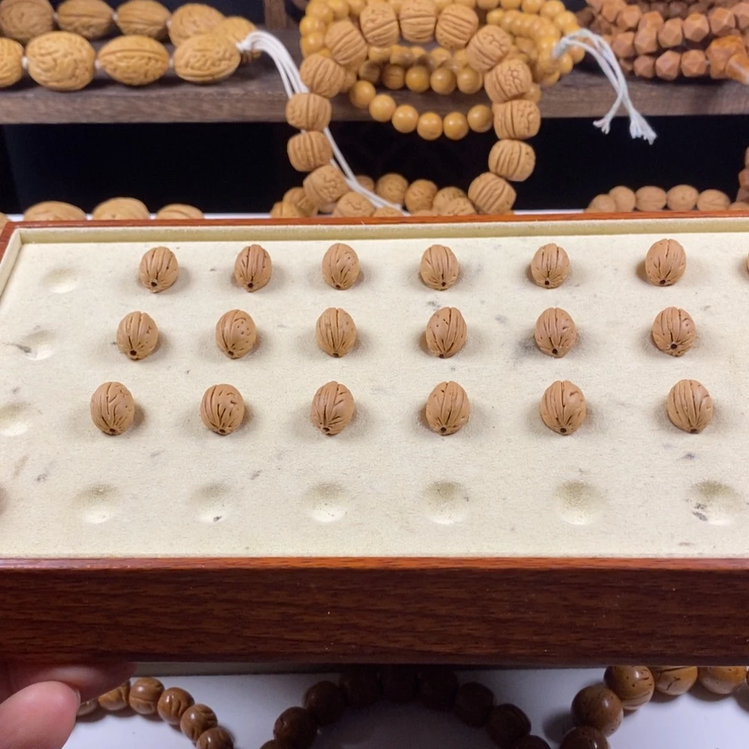 P***。吊坠桃核沈阳钱袋子原皮手持