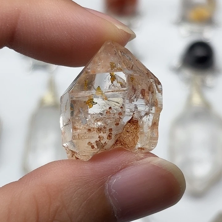 颈饰未镶嵌水晶巴基斯坦红泥闪灵钻24mm