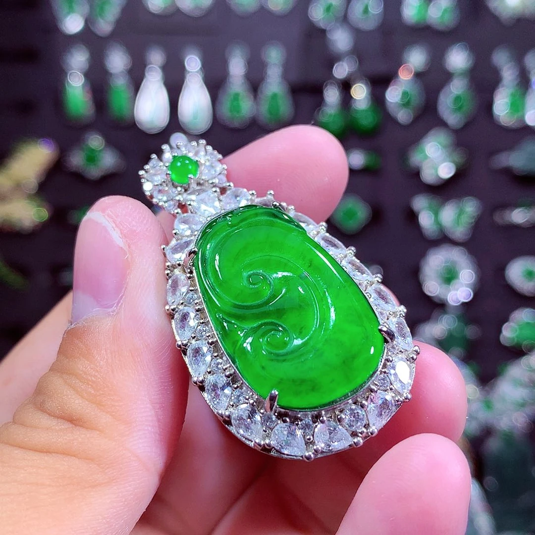 颈饰未镶嵌翡翠瞭*天然