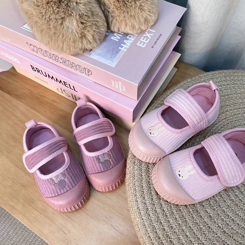 女宝宝春秋小众魔术贴灯芯绒布鞋女童幼儿园百搭软底鞋子