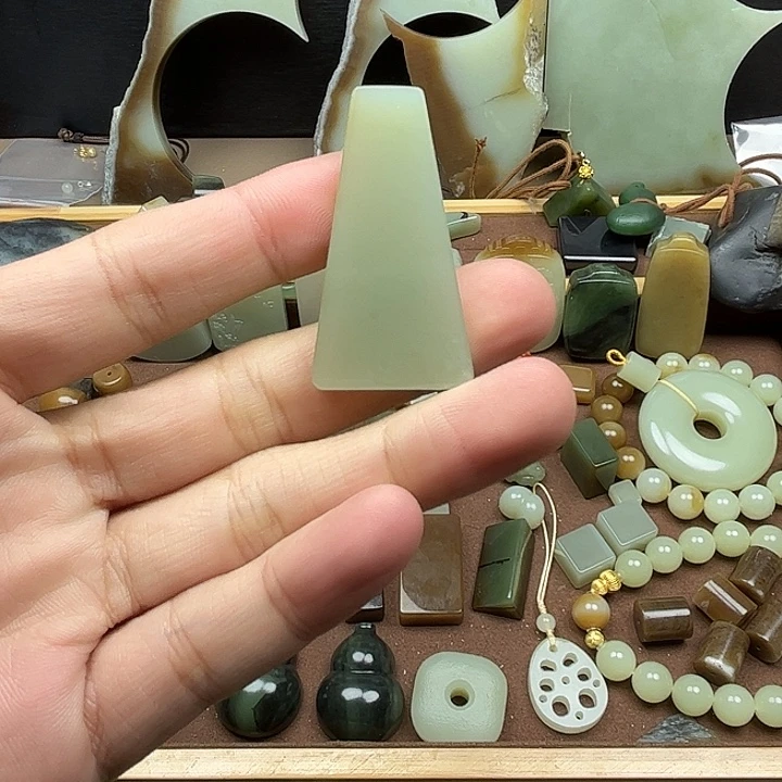 和田玉未镶嵌挂件