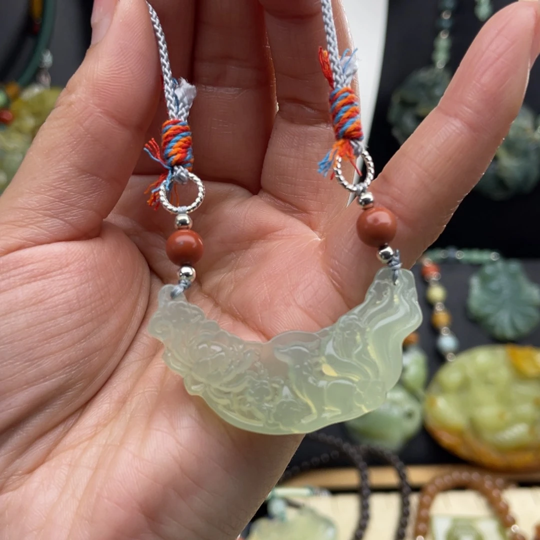 蛇纹石玉未镶嵌颈饰