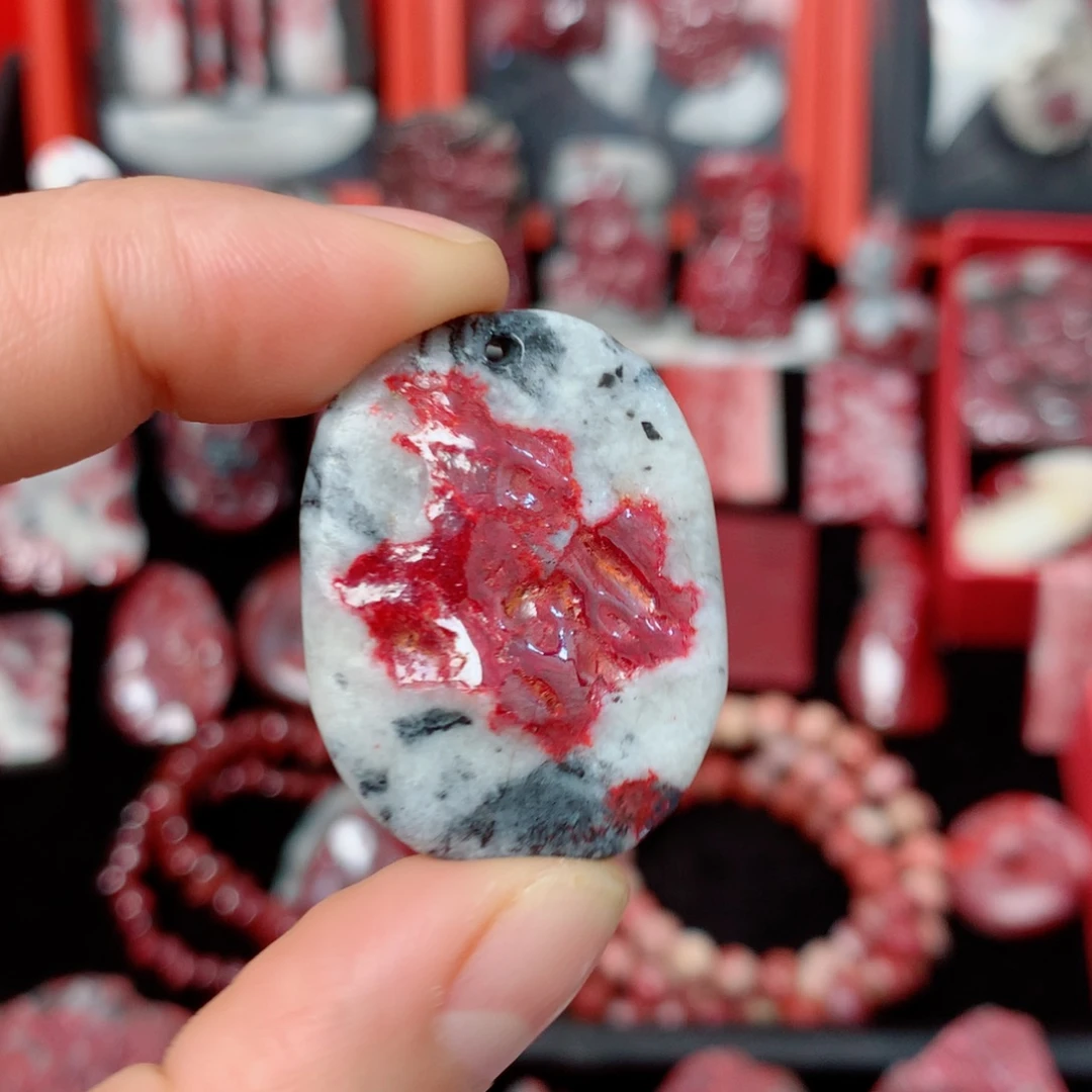 天然辰砂天然吊坠