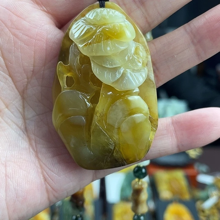未镶嵌蛇纹石玉颈饰