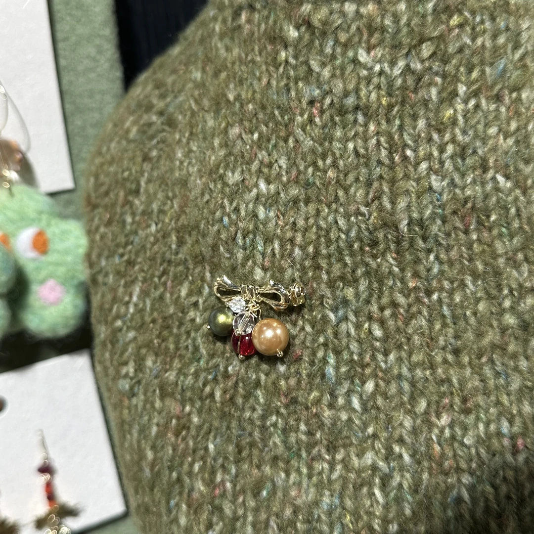 合金琉璃胸针 精致款胸针【19565】