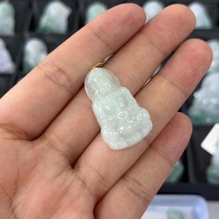 翡翠未镶嵌颈饰诸****士小观音
