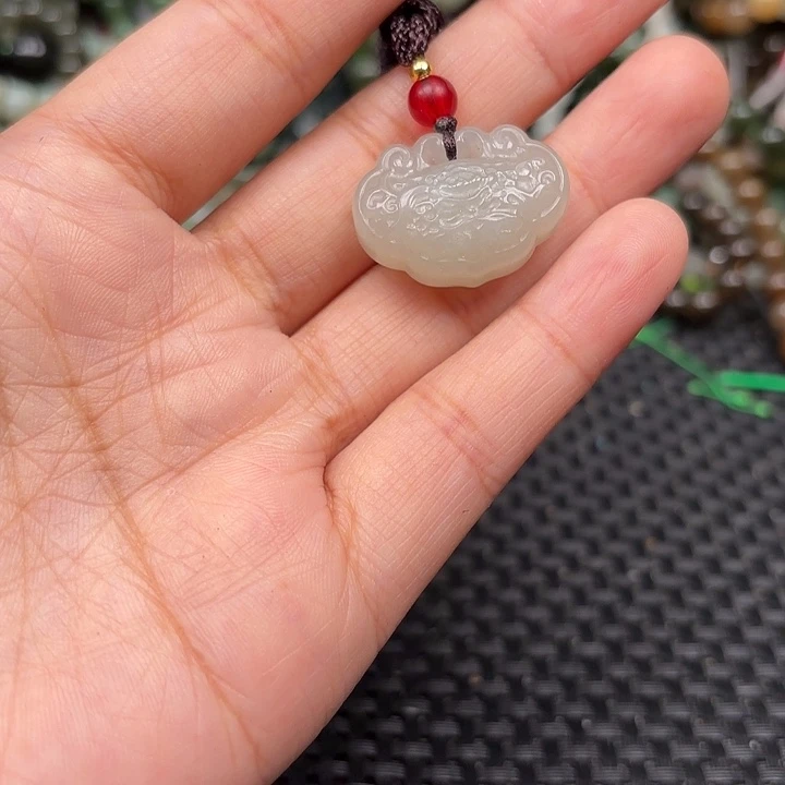 颈饰未镶嵌和田玉
