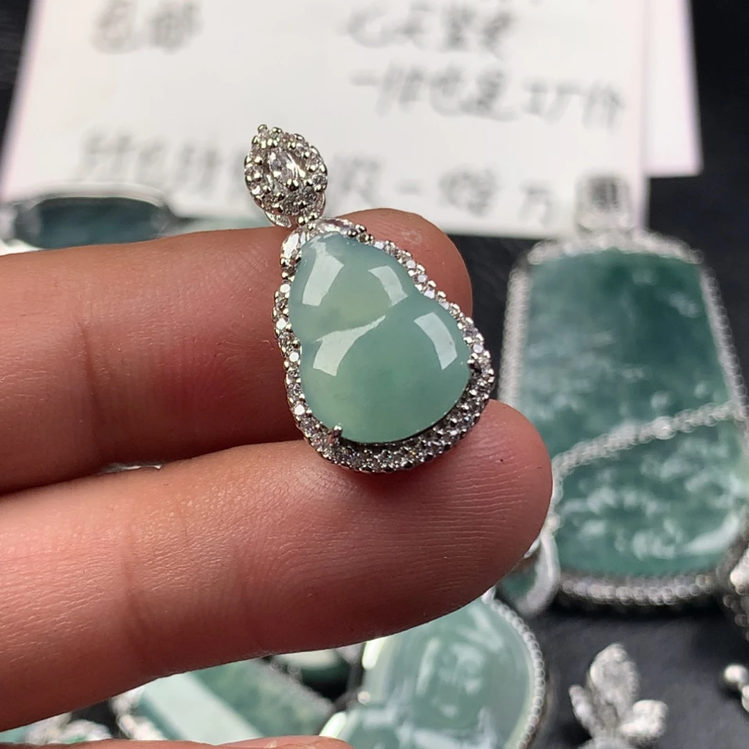 颈饰未镶嵌翡翠葫芦