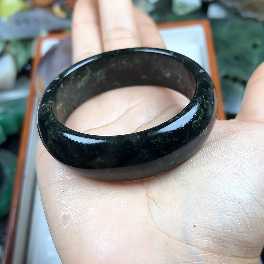 颈饰未镶嵌和田玉一*