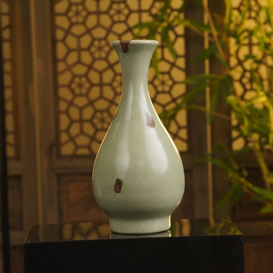 龙泉窑青釉点彩瓶（口径4.6cm 高18cm）