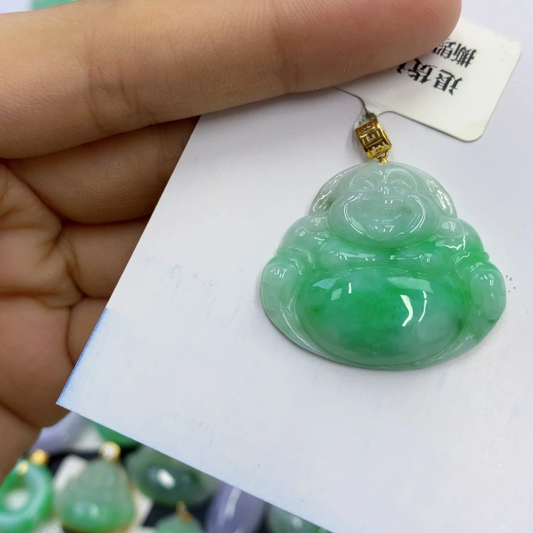 翡翠18K金镶嵌颈饰翡翠