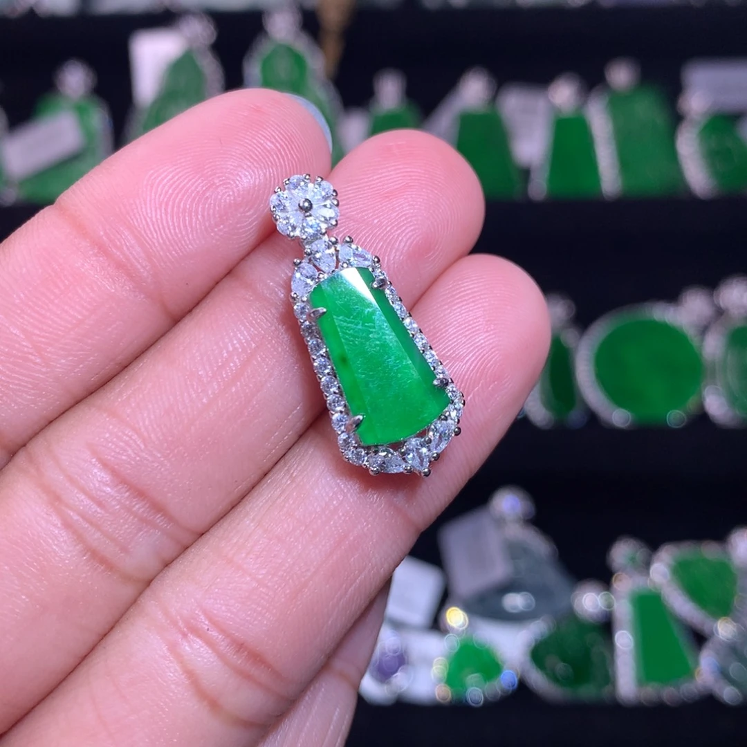 【闪购商品】颈饰银S925镶嵌翡翠