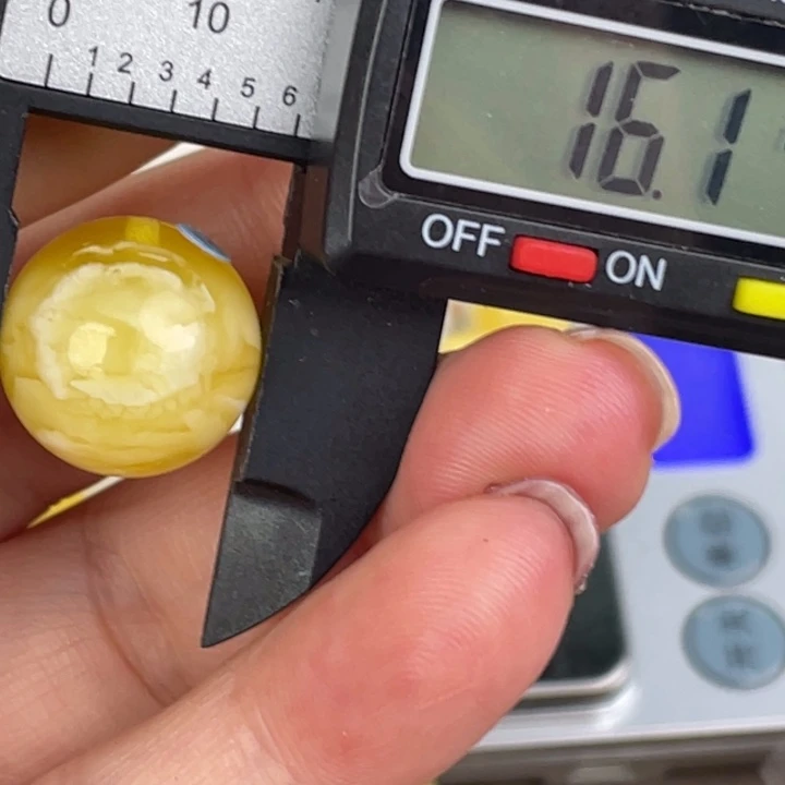 蜜蜡未镶嵌裸石29