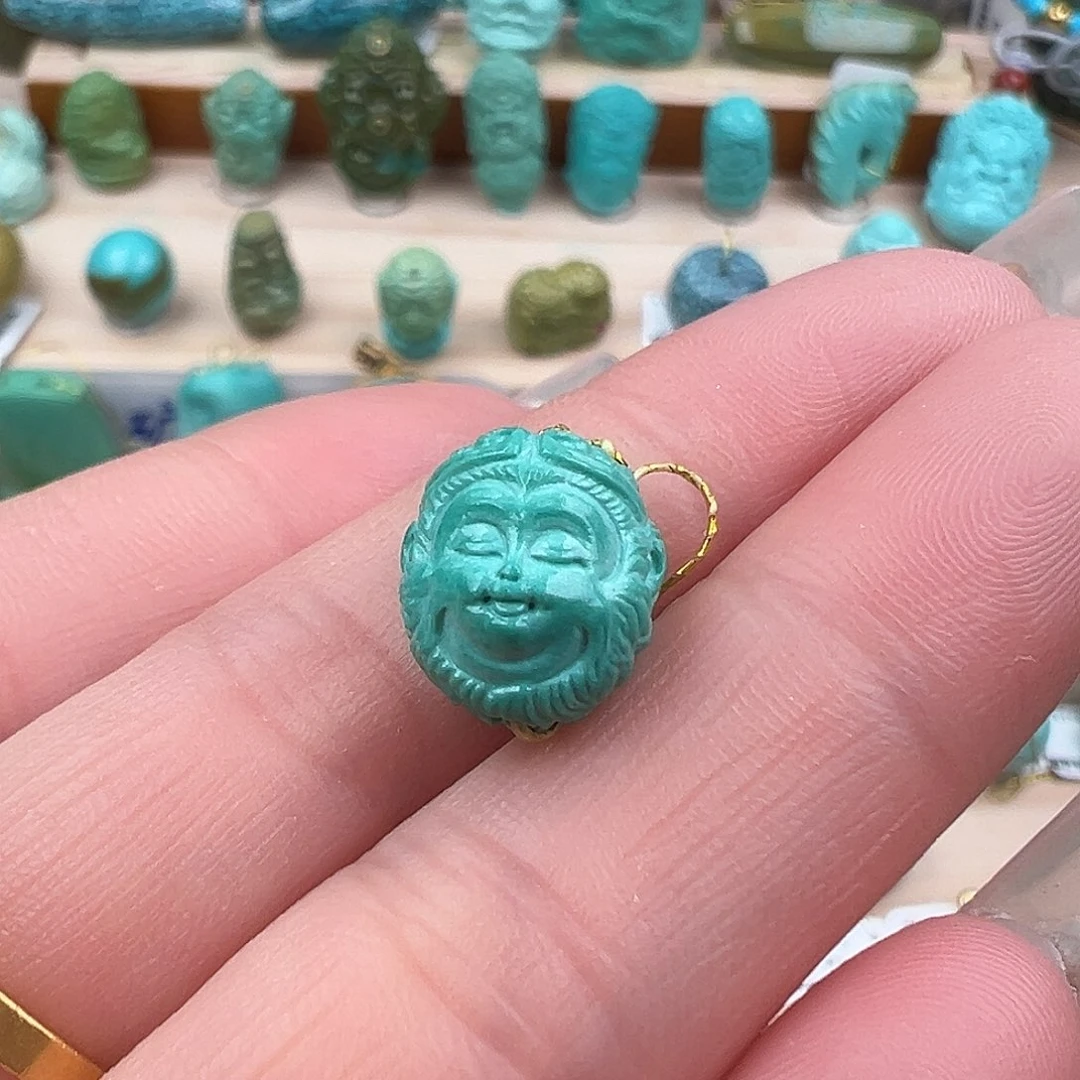 绿松石配饰未镶嵌