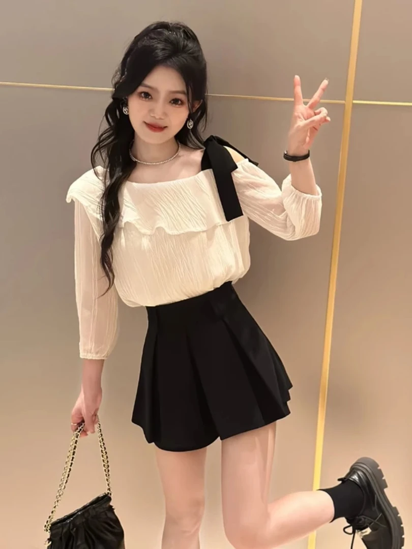 今年流行超火开春搭配一整套韩系设计感露肩衬衫短款流行两件套女