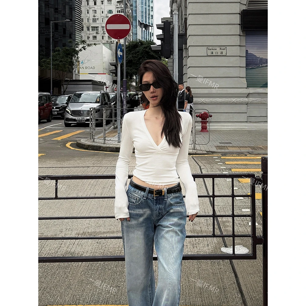 IFMR白色V领长袖T恤女早秋上衣辣妹风显瘦修身外穿纯欲慵懒风女装