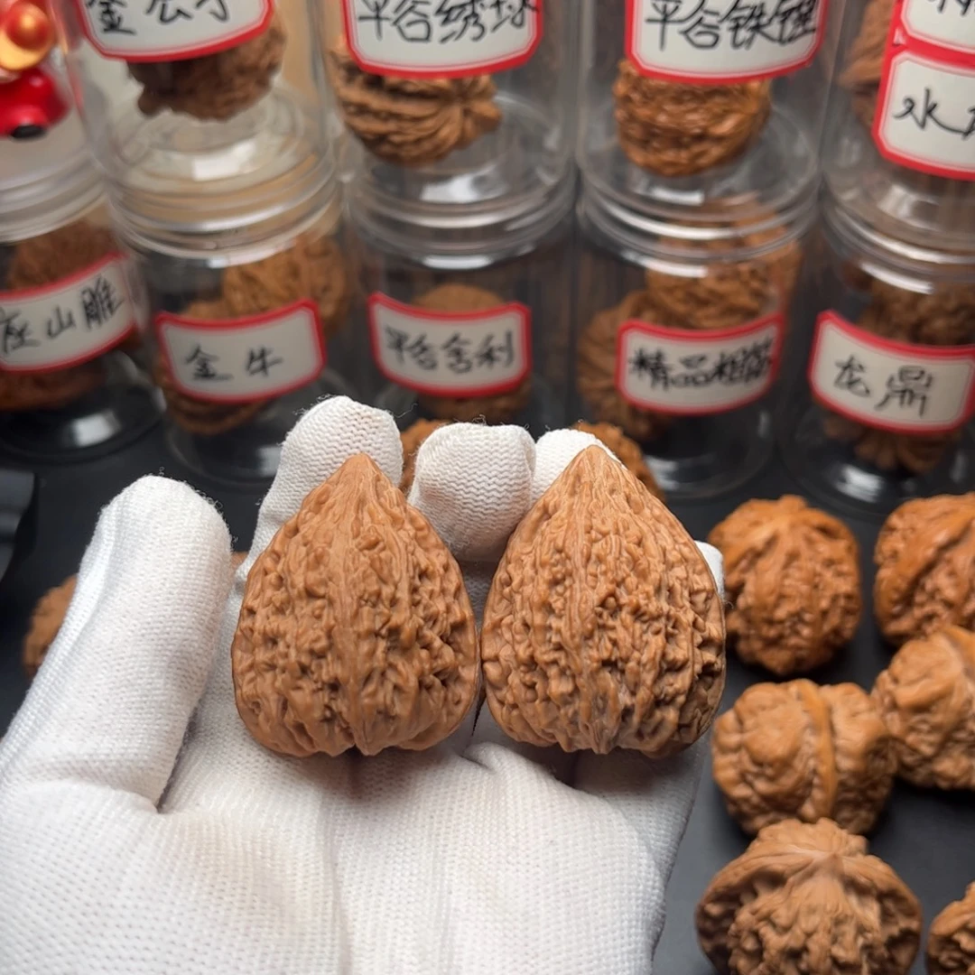 文玩核桃把件36精品塔尖