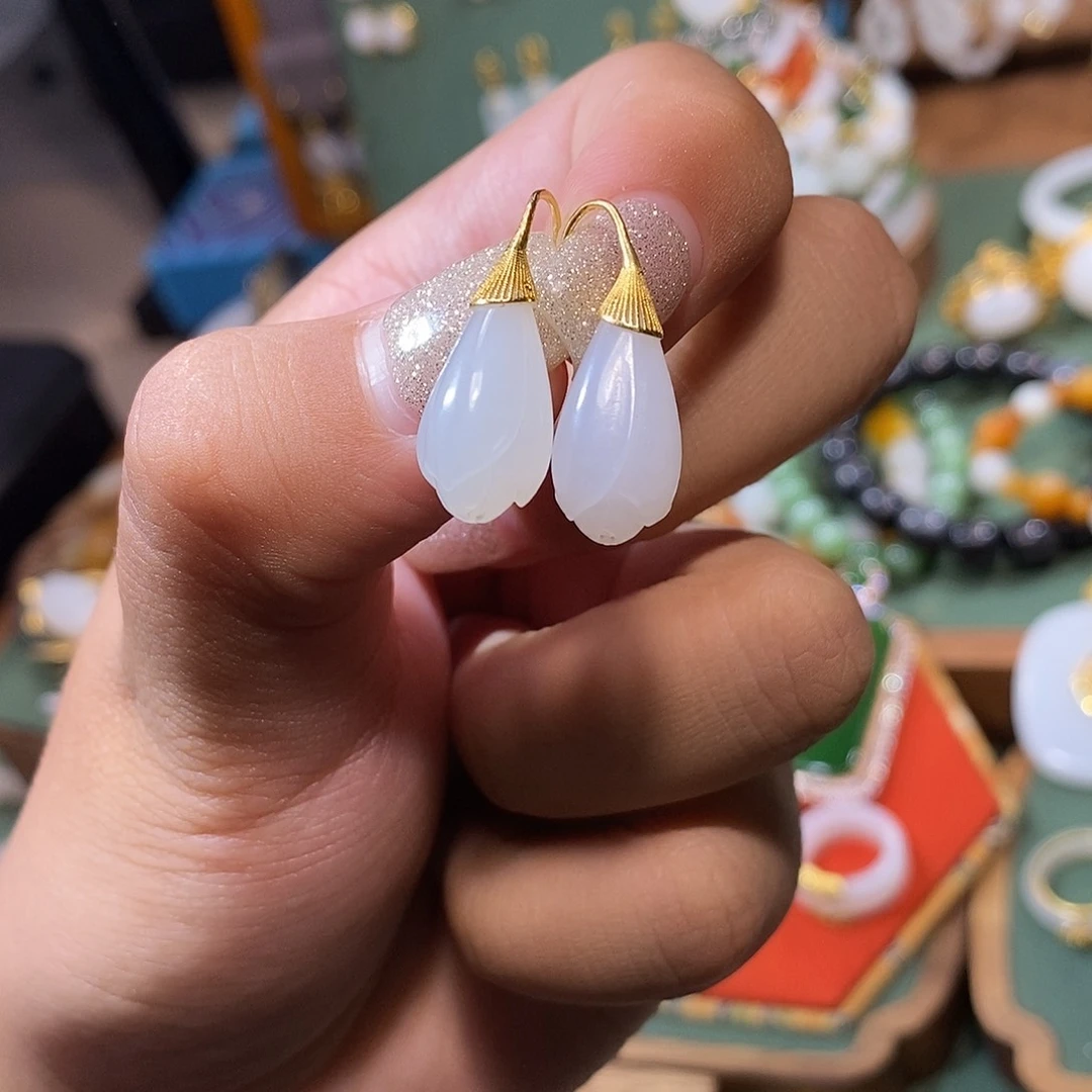 和田玉18K金镶嵌颈饰