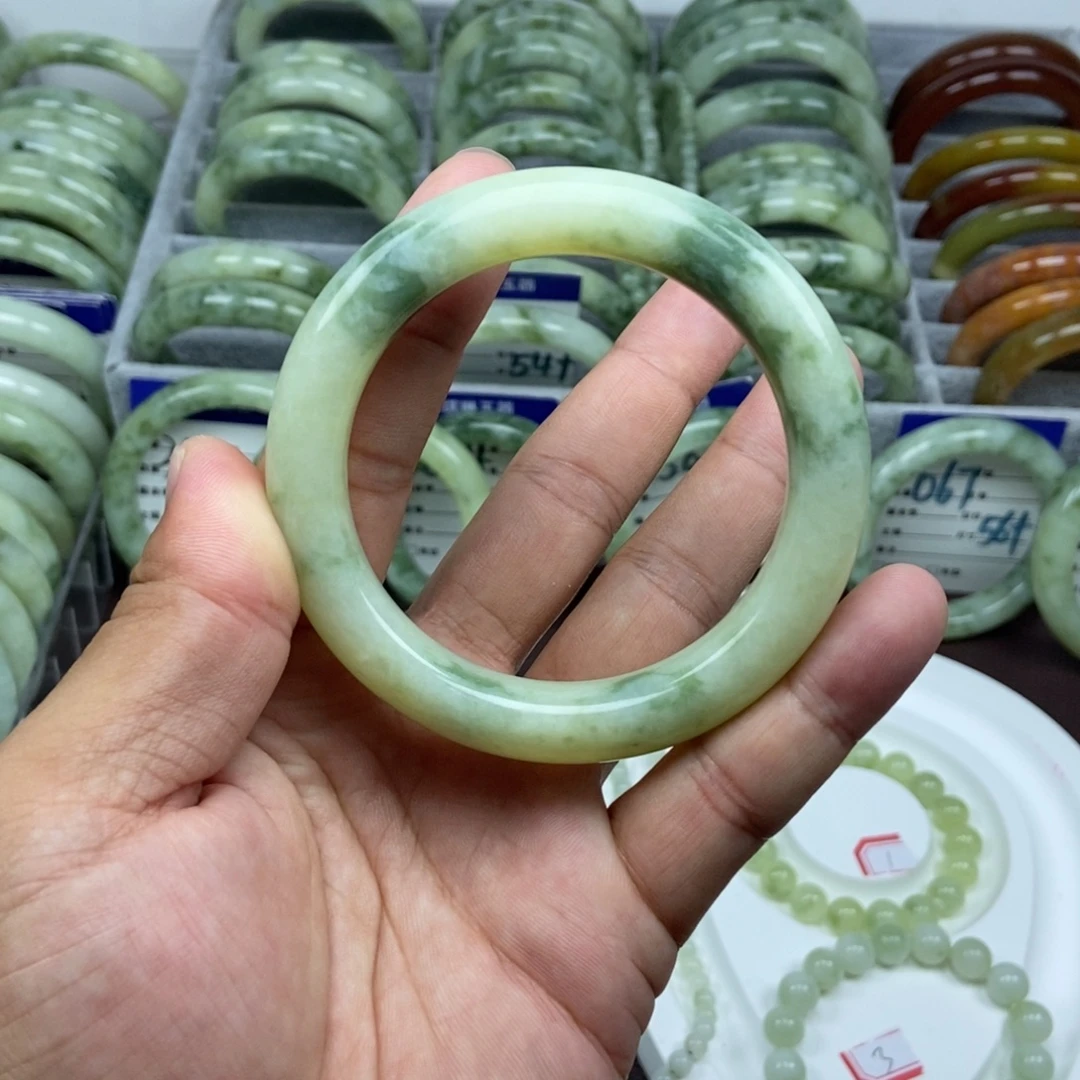 S***3蛇纹石玉未镶嵌手镯