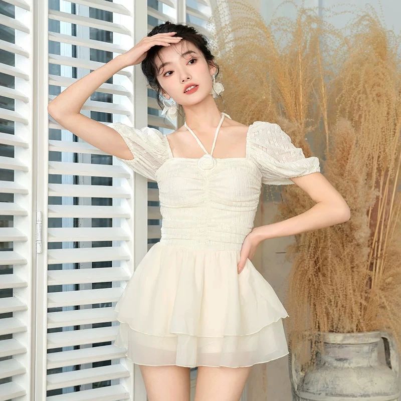 高级感网红风2024新款爆款保守泡温泉夏小清新小胸连体裙式泳衣女