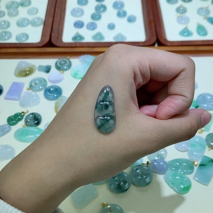 颈饰未镶嵌翡翠豆子