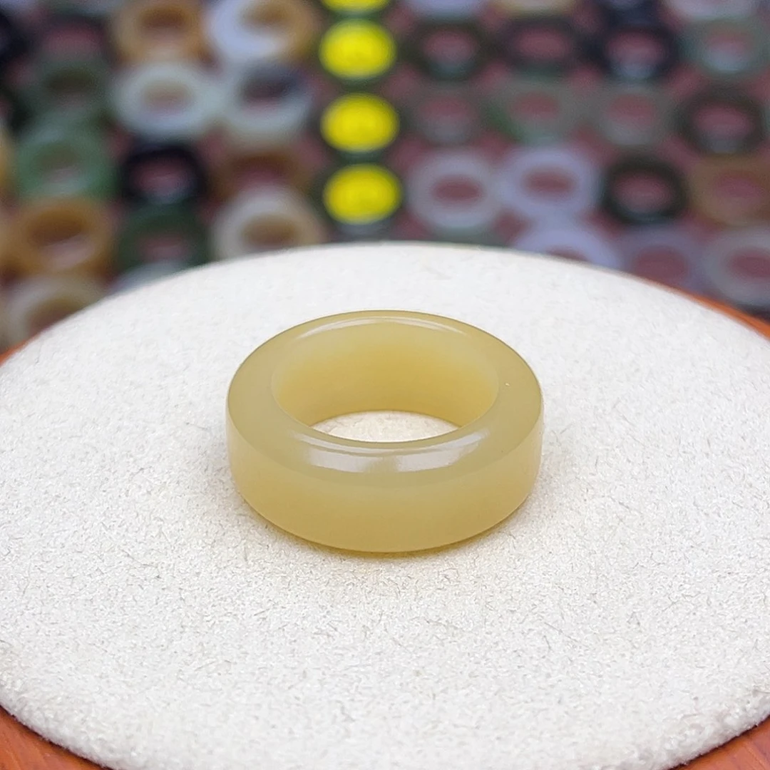 和田玉戒指未镶嵌17.1内径14圈蜂蜜水