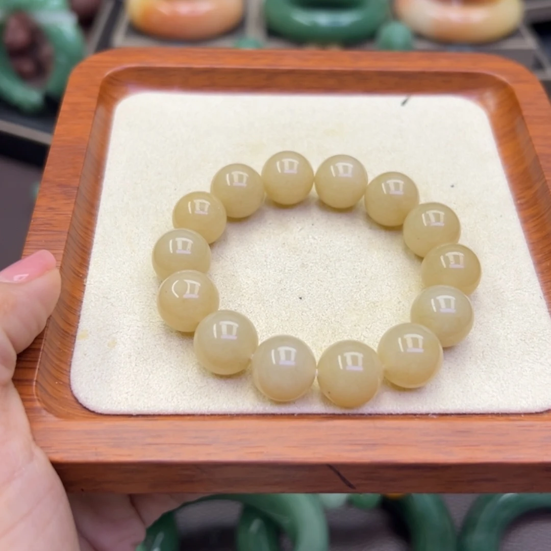 未镶嵌手镯石英岩玉