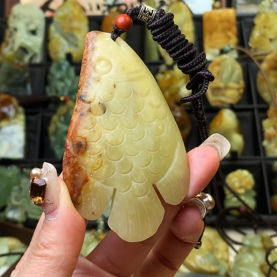 蛇纹石玉颈饰未镶嵌如**果