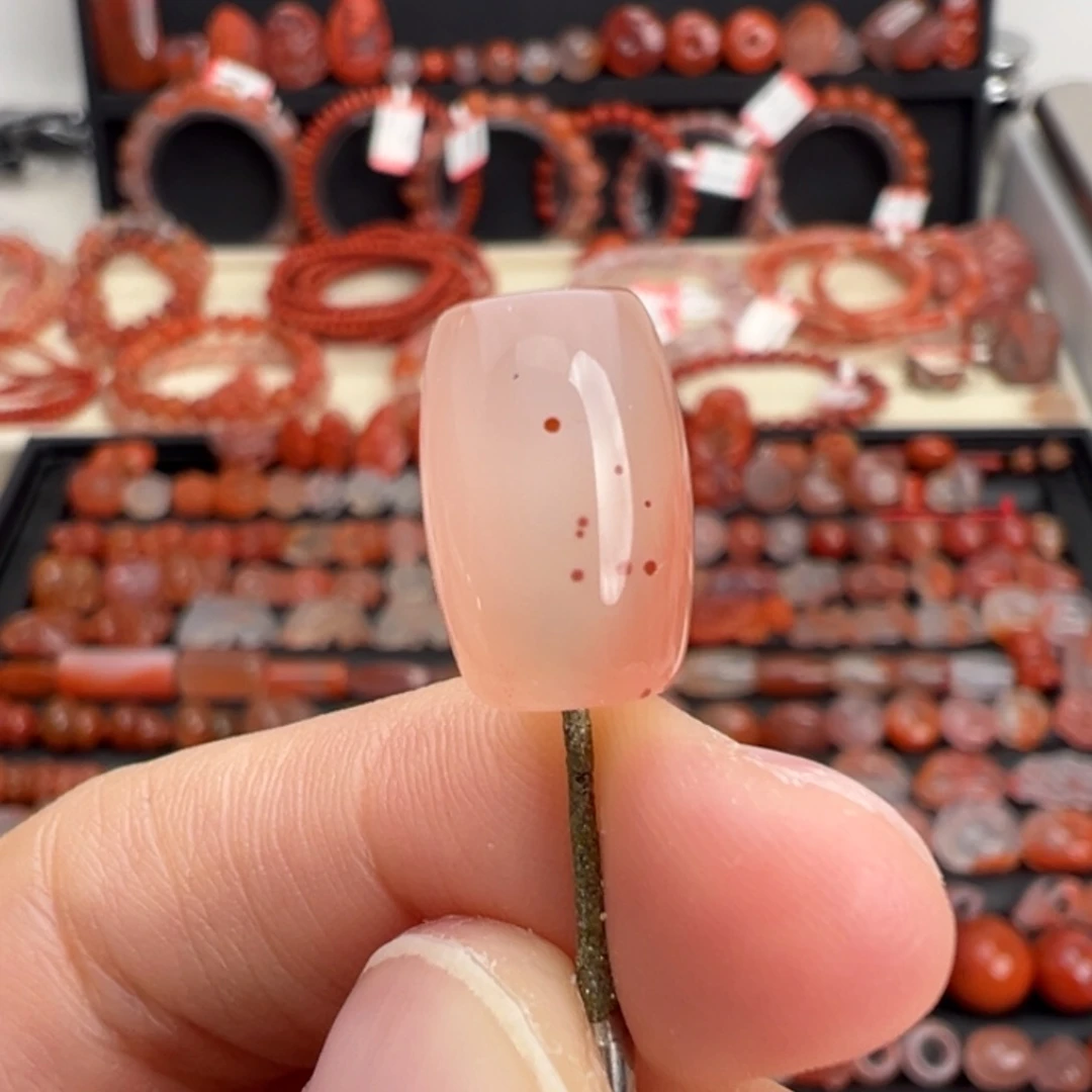 南红玛瑙未镶嵌颈饰桶珠