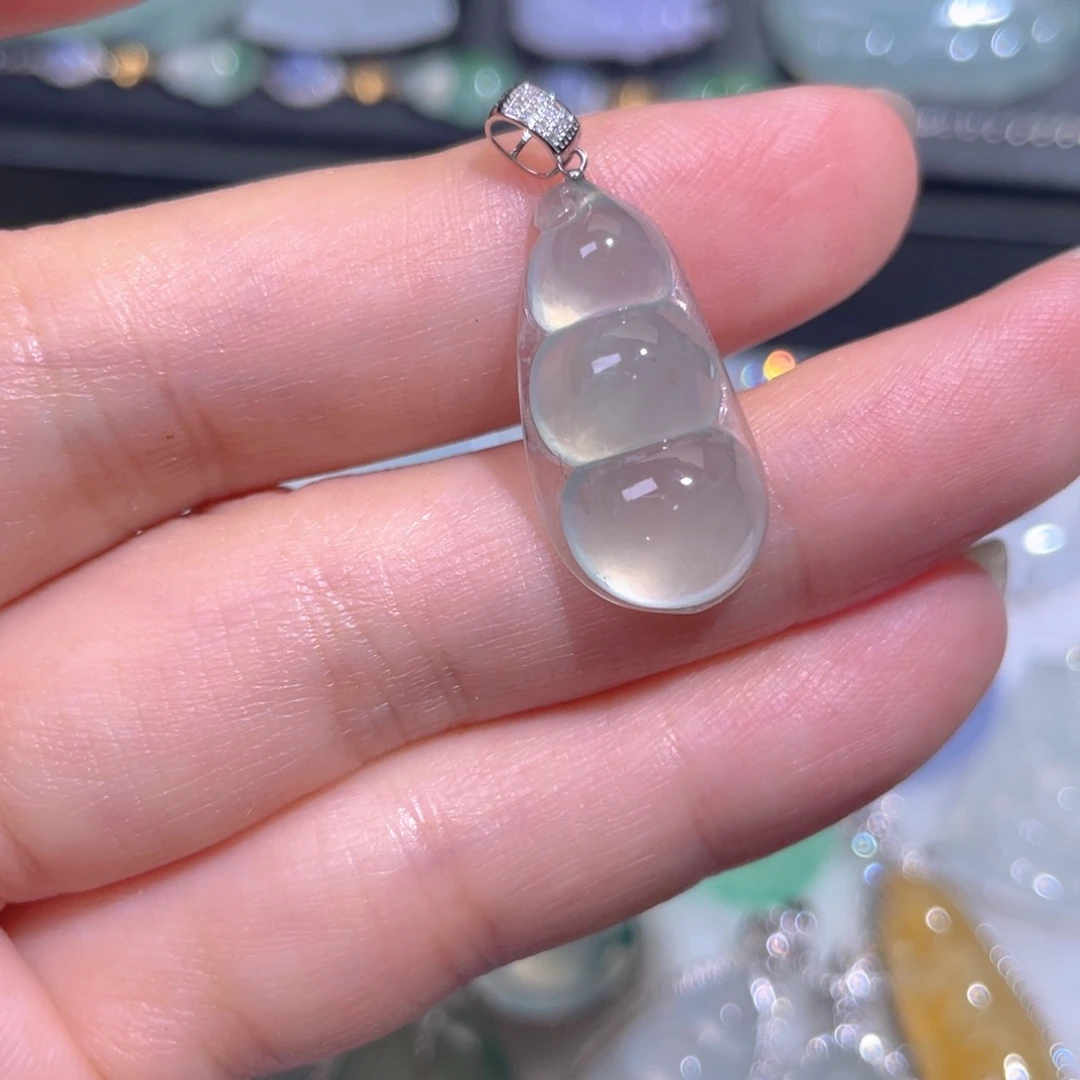 颈饰18K金镶嵌翡翠翡翠