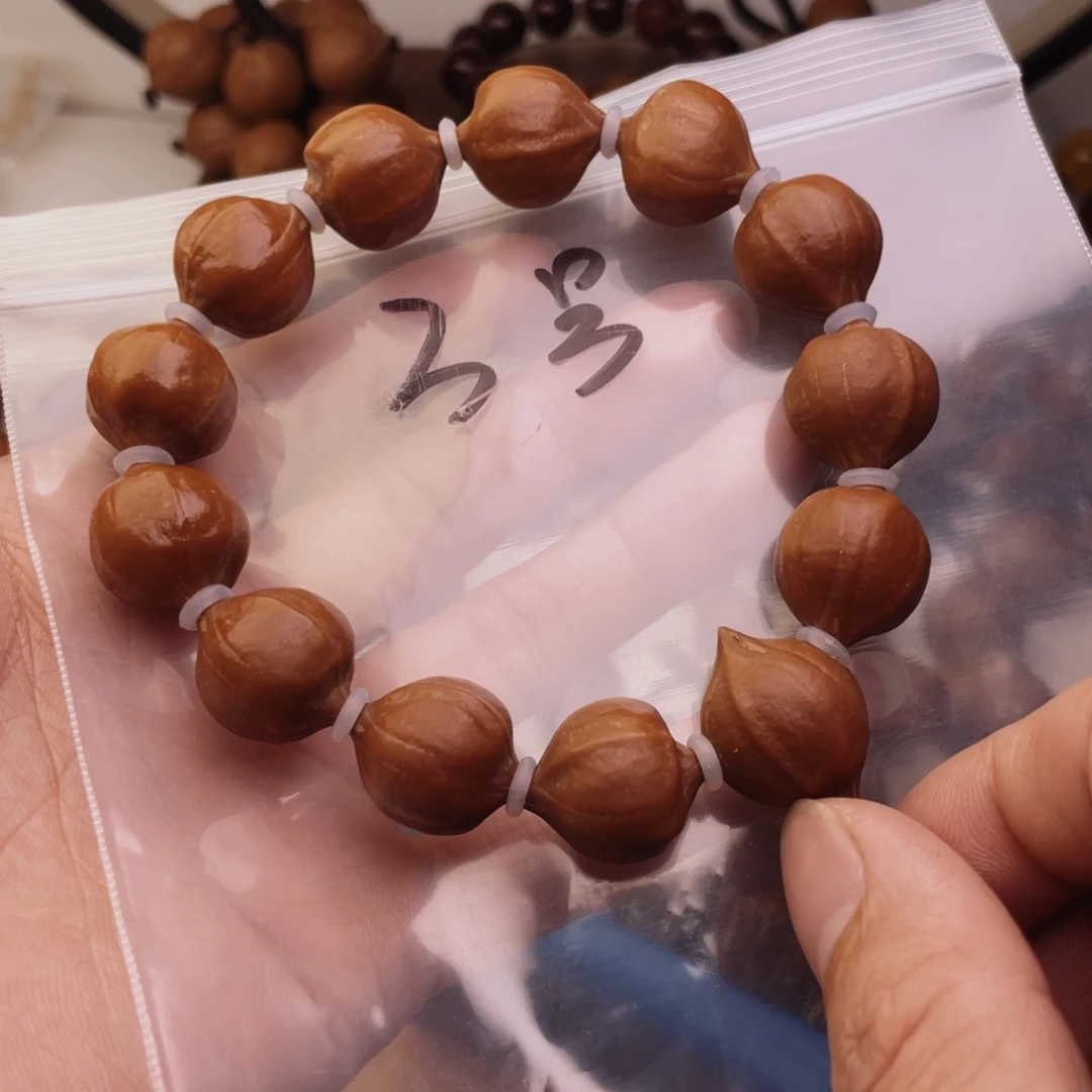 手串/手链橄榄核17尺寸鸡血红铁核蜜桃臀13颗