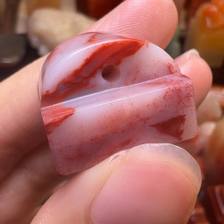 寿山石印石水冻桃花钮