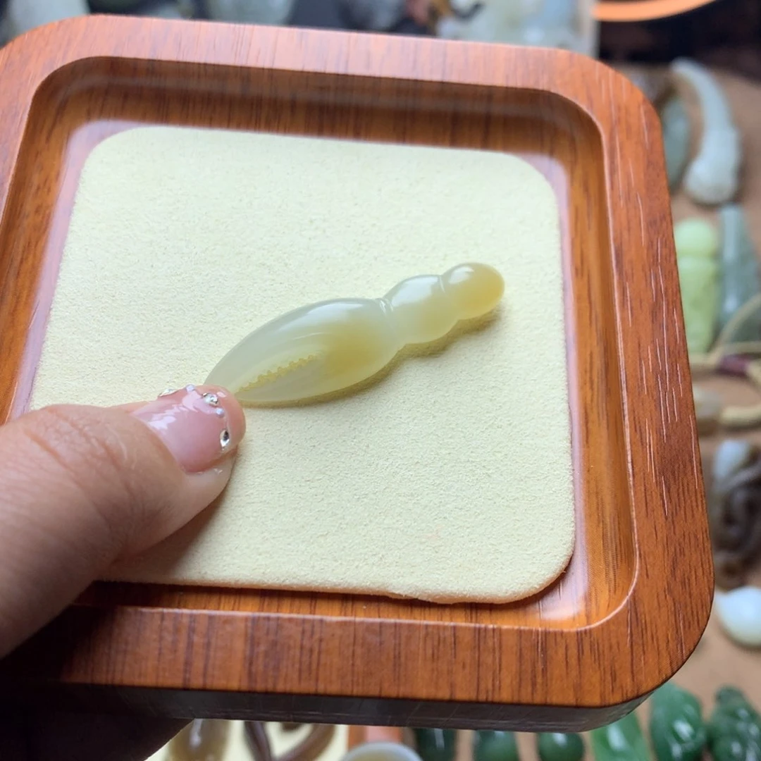 和田玉挂件未镶嵌