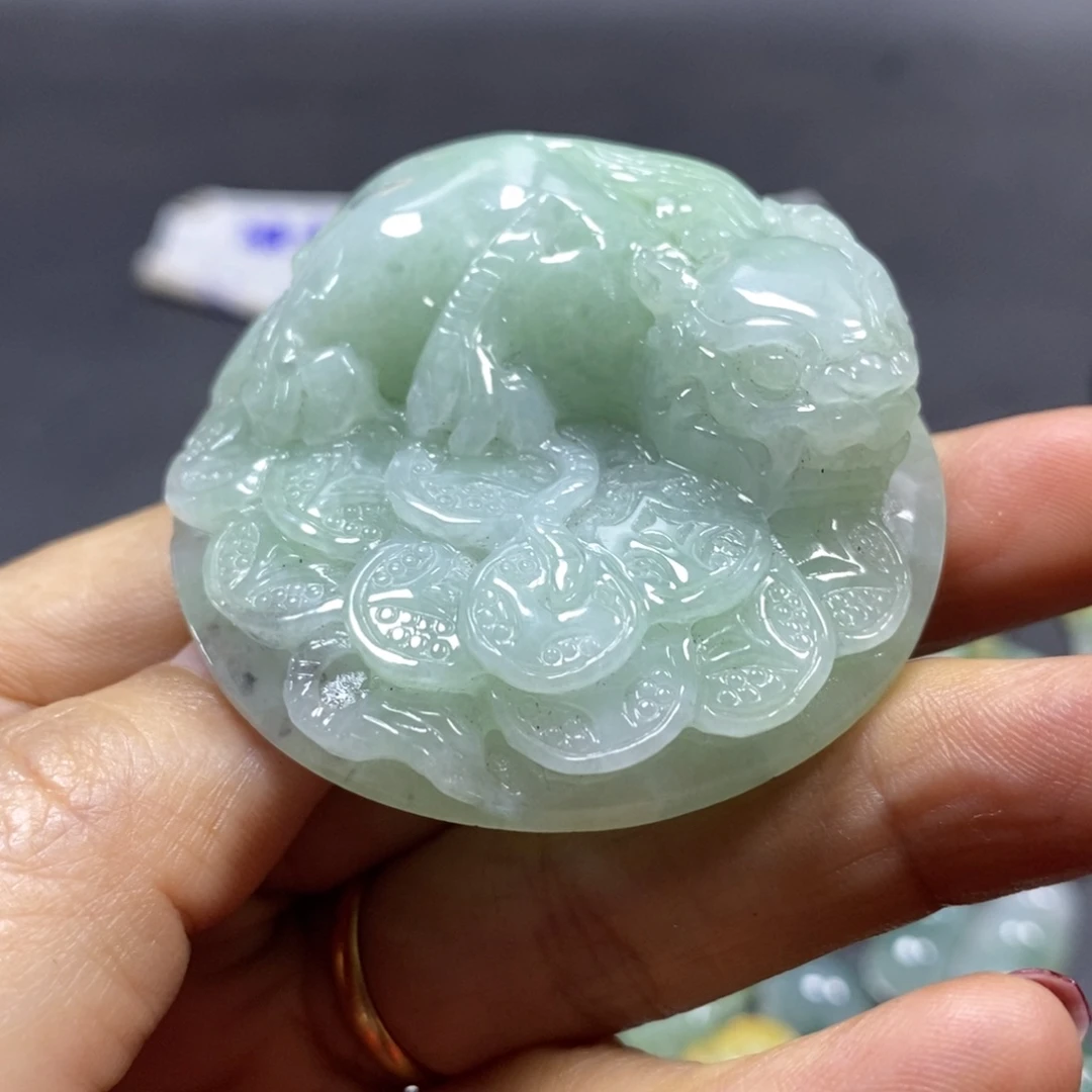 定制翡翠未镶嵌挂件