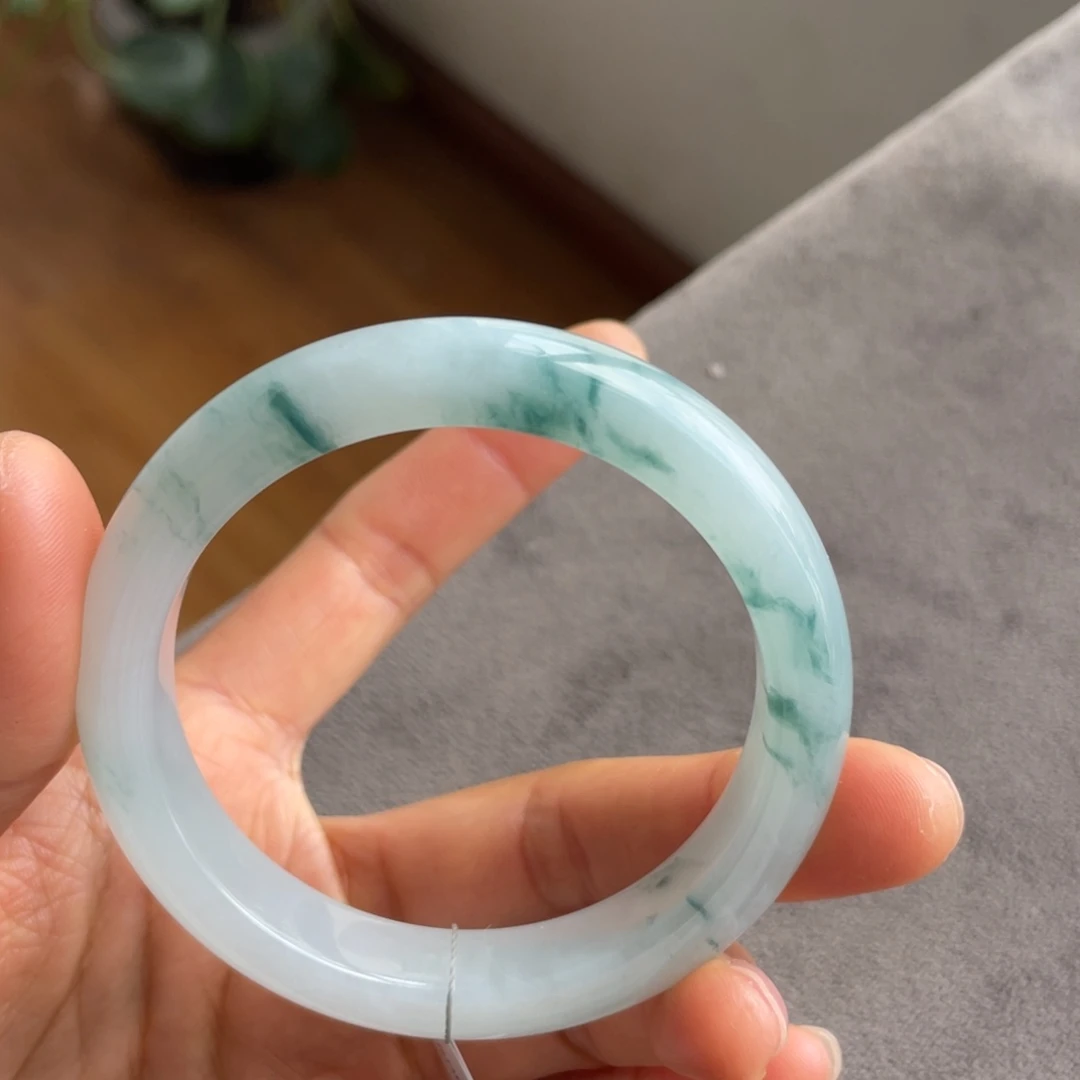 翡翠未镶嵌手镯飘花