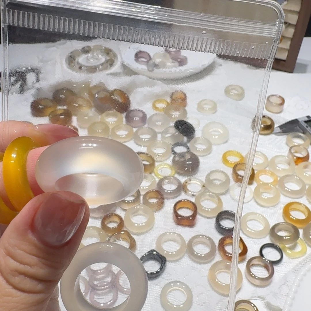 麦****玛瑙/玉髓未镶嵌戒指