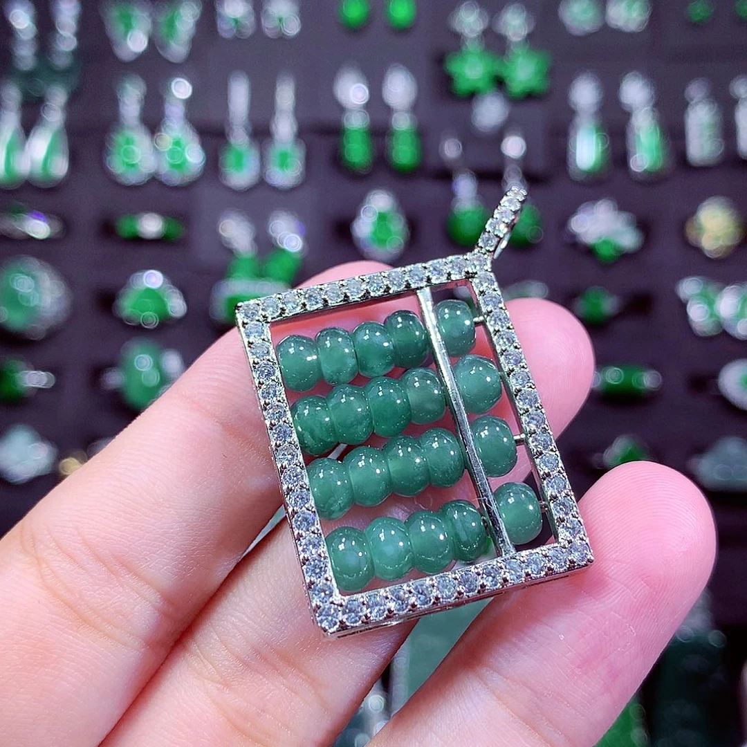 颈饰未镶嵌翡翠天然