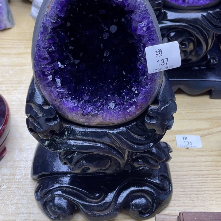 未镶嵌水晶大型摆件（非配饰）！*