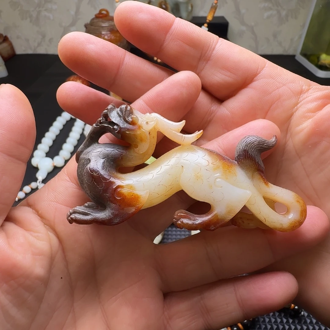 六***顺和田玉未镶嵌颈饰